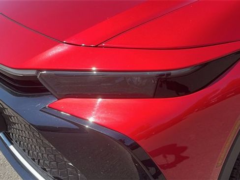 Used 2023 Toyota Crown XLE image 7