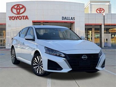 Used 2023 Nissan Altima 2.5 SV w/ SV Premium Package