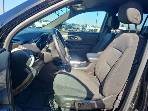 Used 2023 Chevrolet Traverse LT FWD image 18
