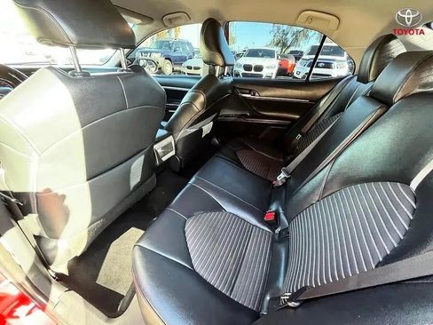 Used 2019 Toyota Camry SE w/ Carpet Mat Package FWD image 11