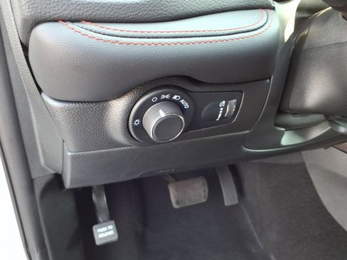 Certified 2025 Dodge Durango GT AWD/4WD image 8