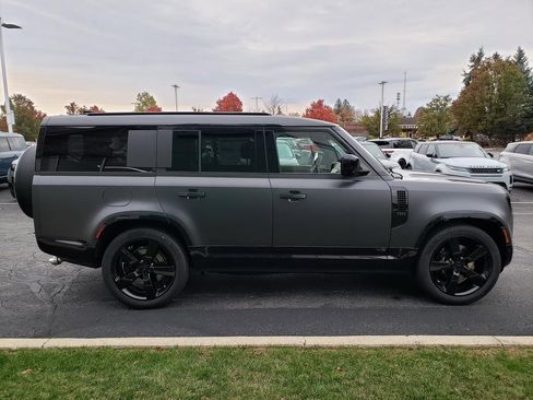 New 2026 Land Rover Defender 130 V8 image 4