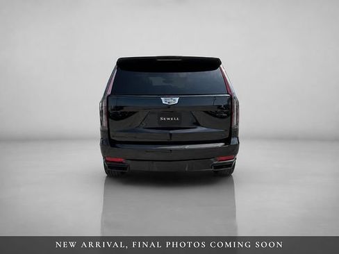 Used 2022 Cadillac Escalade Sport w/ Touring Package AWD/4WD image 3
