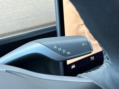 Used 2024 Tesla Model Y 2WD image 24