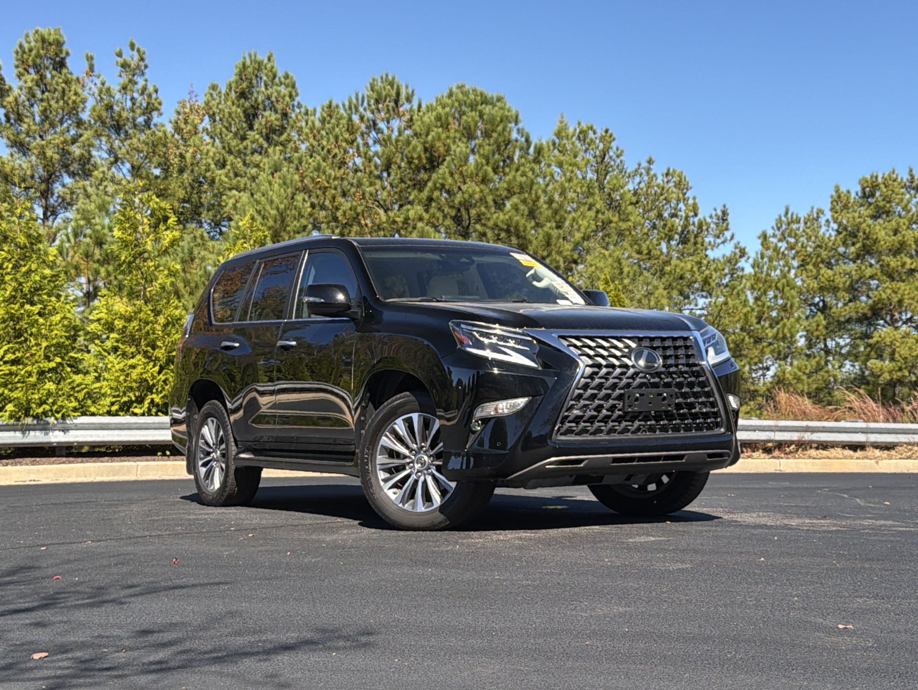 Used 2022 Lexus GX 460 Luxury w/ Off Road Package AWD/4WD image 2