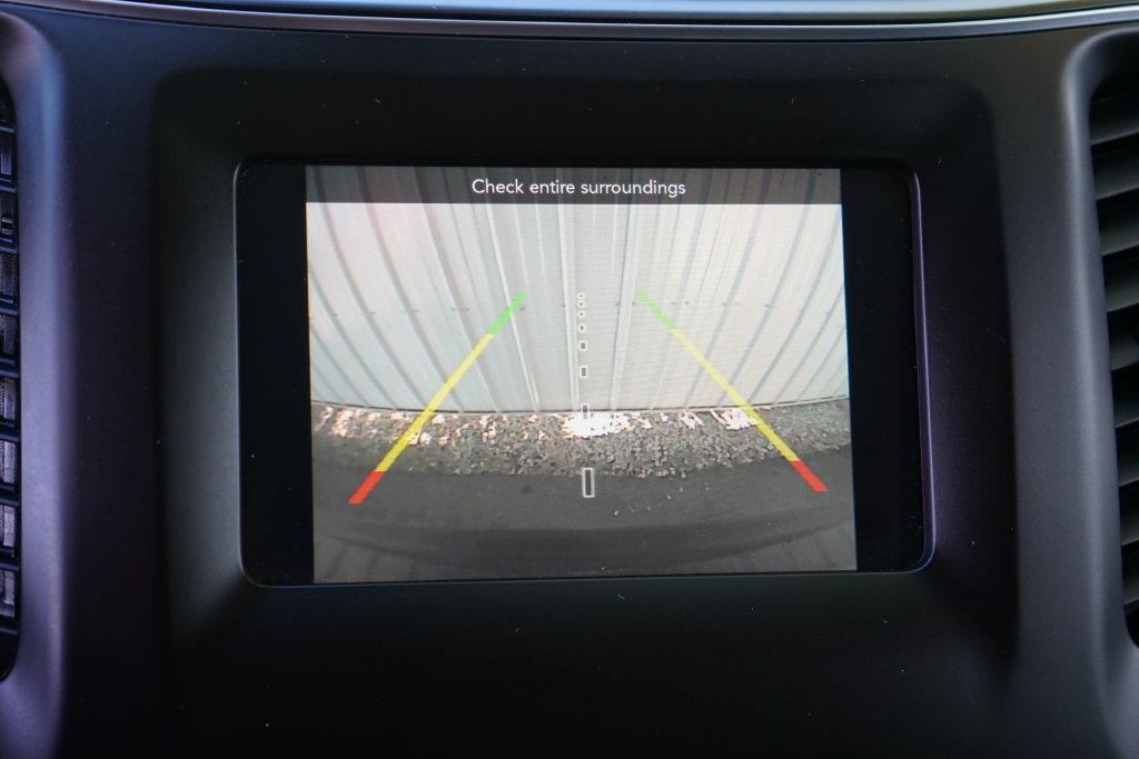 Used 2019 Jeep Cherokee Latitude Plus w/ Cold Weather Group AWD/4WD image 30