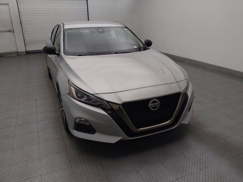 Used 2021 Nissan Altima 2.5 SR FWD image 14