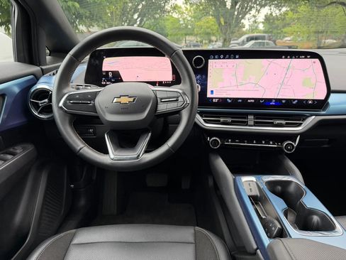 Used 2024 Chevrolet Equinox EV LT FWD image 13