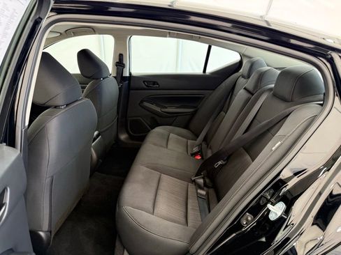 Used 2025 Nissan Altima 2.5 SV image 15