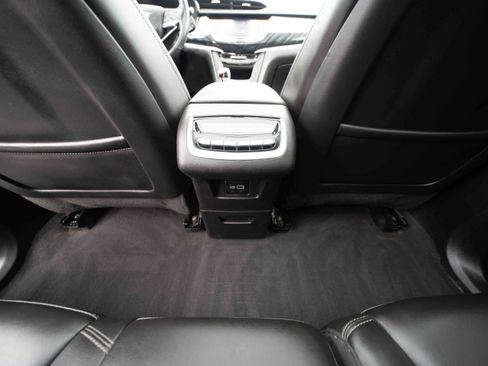 Used 2023 Cadillac XT6 Premium Luxury image 22