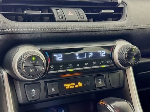 Used 2021 Toyota RAV4 Limited image 26