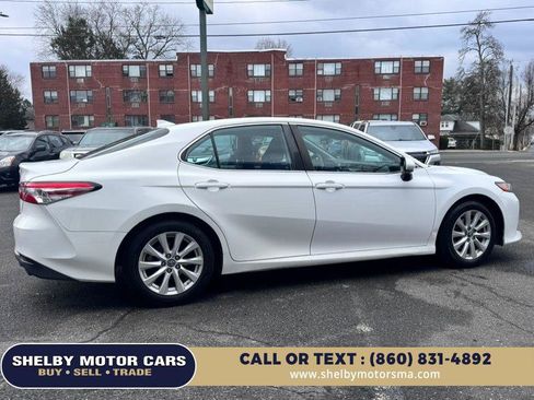 Used 2019 Toyota Camry LE w/ Carpet Mat Package image 5