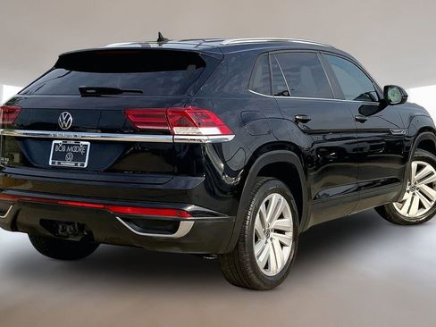 Used 2020 Volkswagen Atlas Cross Sport SE w/ Towing Package image 2