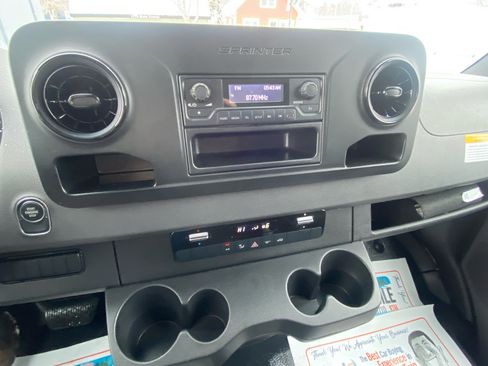 Used 2023 Mercedes-Benz Sprinter 2500 image 28