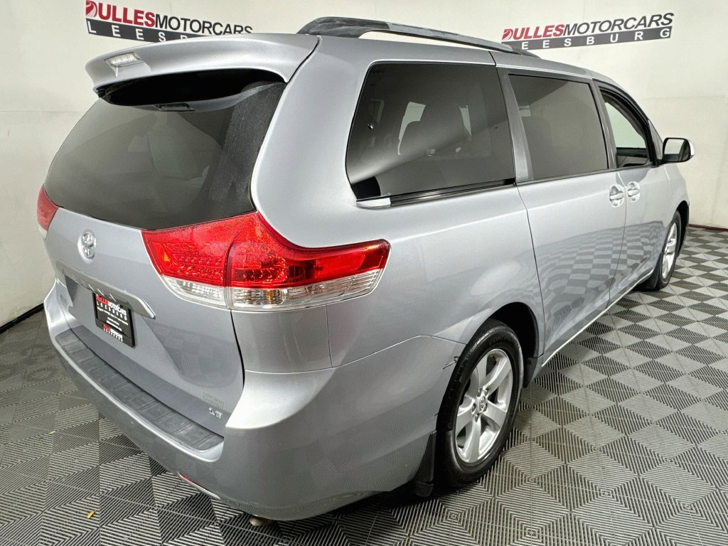 Used 2014 Toyota Sienna LE FWD image 7