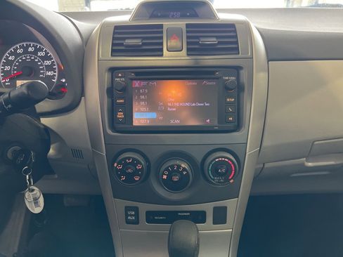 Used 2013 Toyota Corolla LE image 10