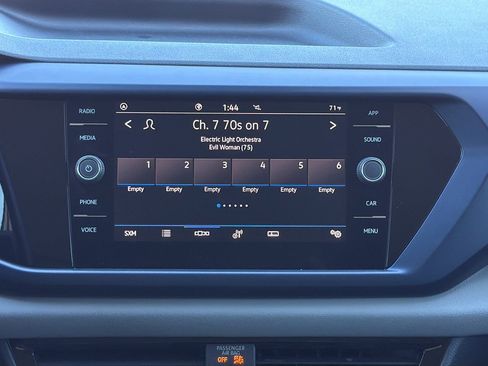 Used 2023 Volkswagen Taos SE image 20