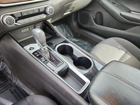 Used 2024 Nissan Altima 2.5 SV image 18