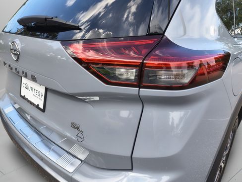 Certified 2024 Nissan Rogue SL w/ SL Premium Package FWD image 36