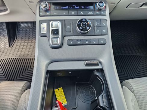 Used 2024 Hyundai Palisade Limited AWD/4WD image 26