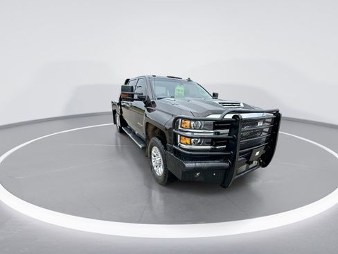 Used 2018 Chevrolet Silverado 3500 LT w/ LT Convenience Package AWD/4WD image 2
