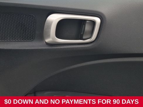 Used 2025 Hyundai Venue SEL FWD image 34