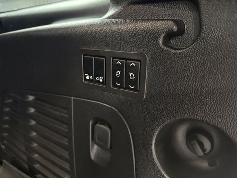 Used 2017 GMC Yukon XL Denali w/ Open Road Package image 39