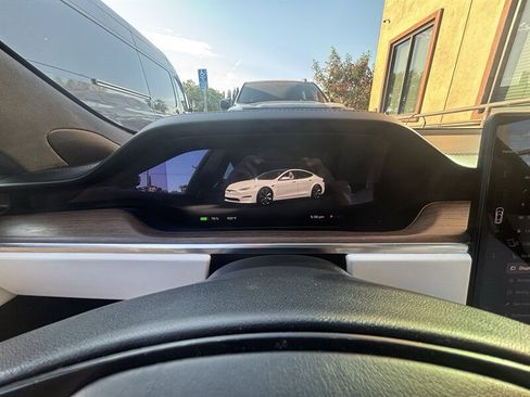 Used 2022 Tesla Model S AWD/4WD image 18