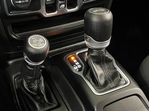 Used 2023 Jeep Wrangler Unlimited w/ Cold Weather Group AWD/4WD image 28