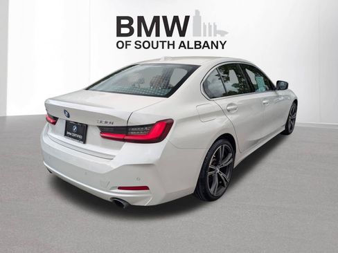Used 2024 BMW 330i xDrive Sedan w/ Premium Package AWD/4WD image 3