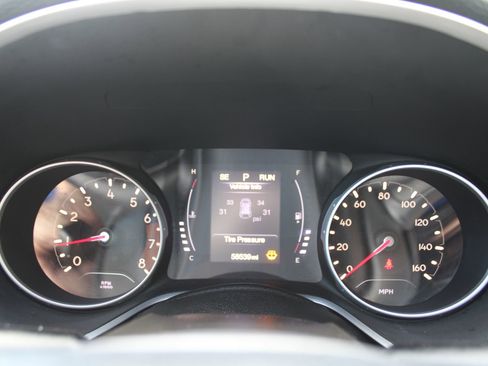 Used 2018 Jeep Compass Latitude FWD image 27