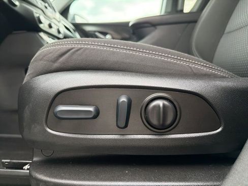 Used 2023 GMC Terrain SLE w/ Driver Convenience Package image 15