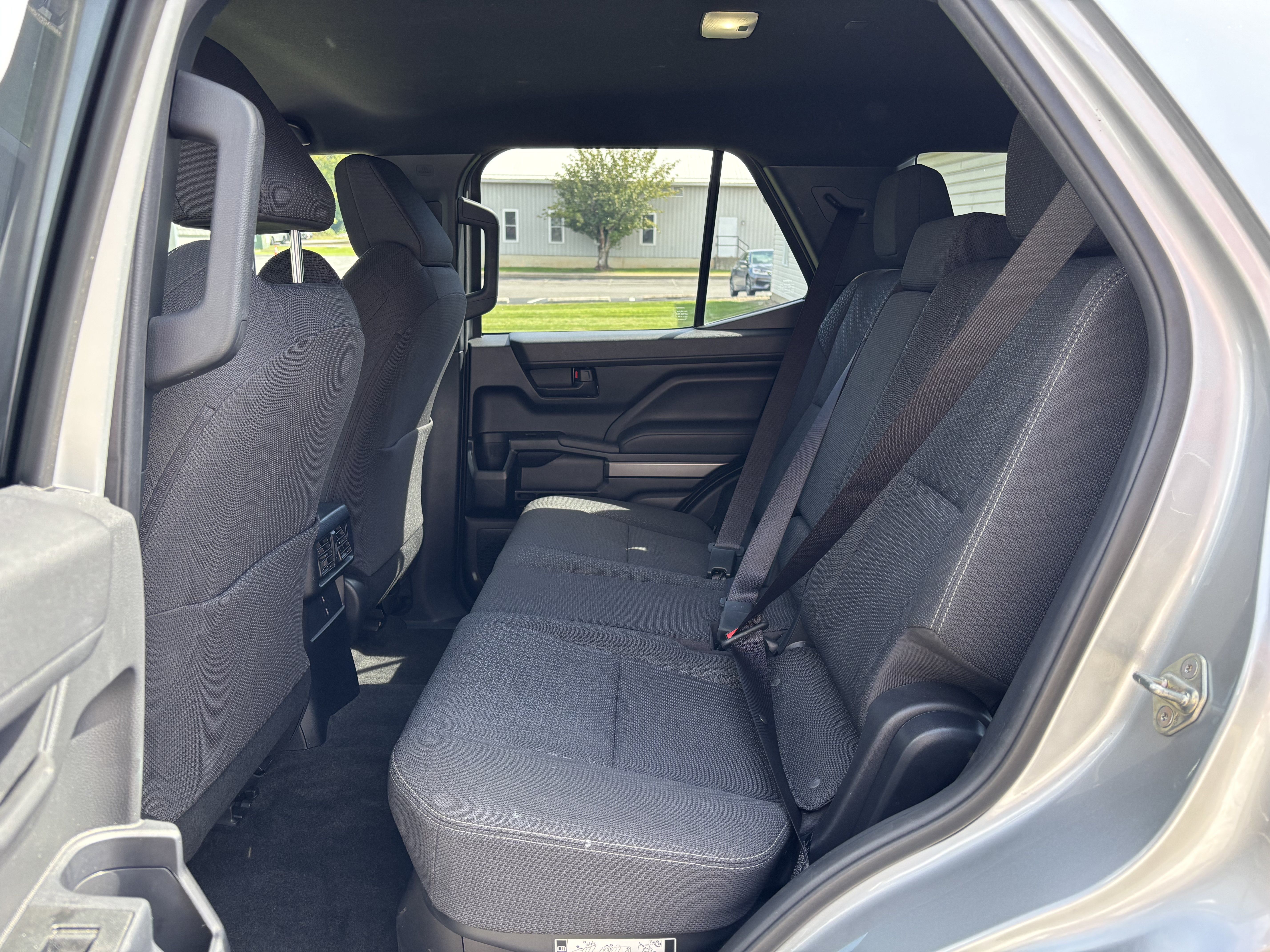 Used 2025 Toyota 4Runner SR5 AWD/4WD image 14
