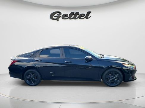 Used 2022 Hyundai Elantra SEL FWD image 4