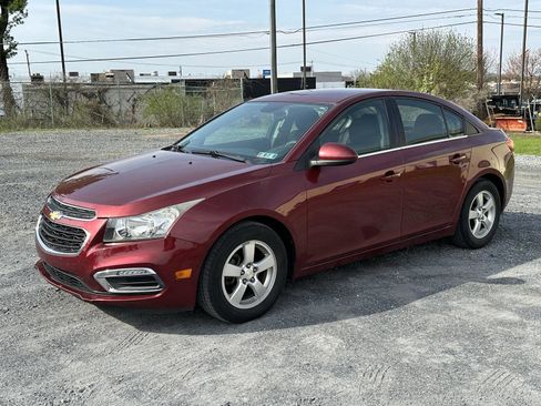 Used 2015 Chevrolet Cruze LT w/ Technology Package image 4