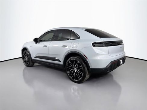 Certified 2026 Porsche Macan Electric RWD image 3