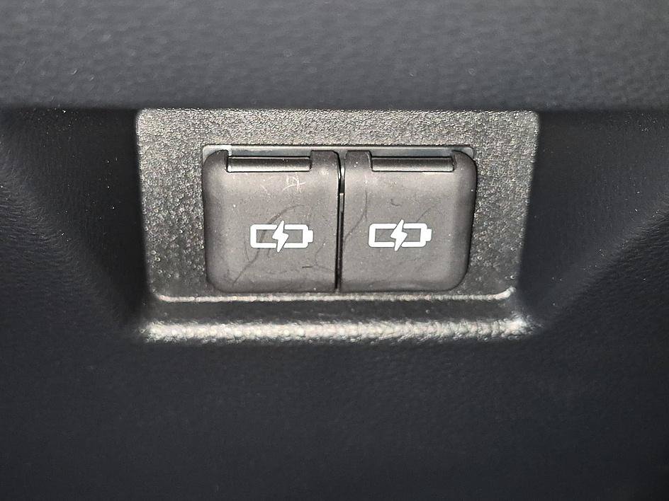 Used 2023 Toyota Venza Limited AWD/4WD image 33