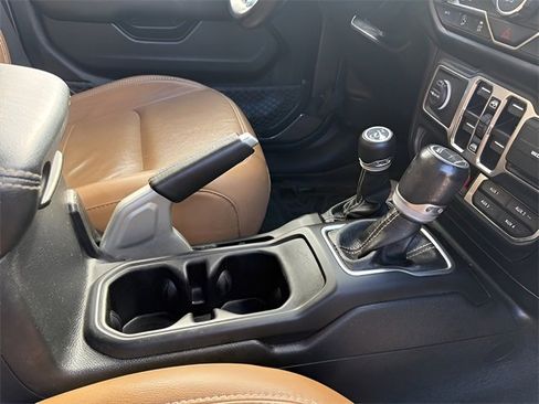 Used 2020 Jeep Gladiator Overland w/ LED Lighting Group image 11