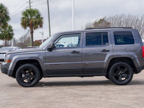 Used 2015 Jeep Patriot Sport image 3