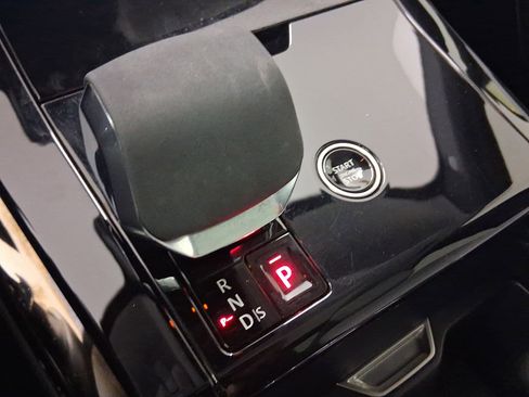 Used 2024 Land Rover Range Rover Sport Dynamic SE image 27