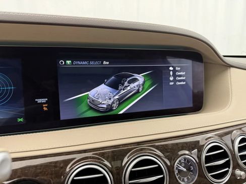 Used 2019 Mercedes-Benz S 560 4MATIC Sedan image 44