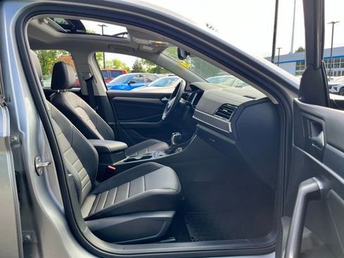 Used 2023 Volkswagen Jetta SE FWD image 18