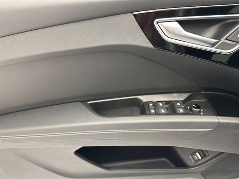 Used 2023 Audi Q4 e-tron Premium Plus w/ Premium Plus RWD image 13
