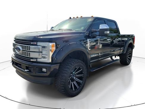 Used 2019 Ford F250 Platinum w/ Platinum Ultimate Package AWD/4WD image 4