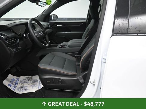 Used 2026 GMC Acadia AT4 image 32