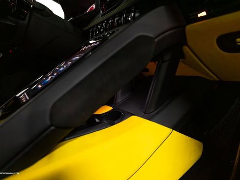 Used 2022 Lamborghini Huracan EVO image 32