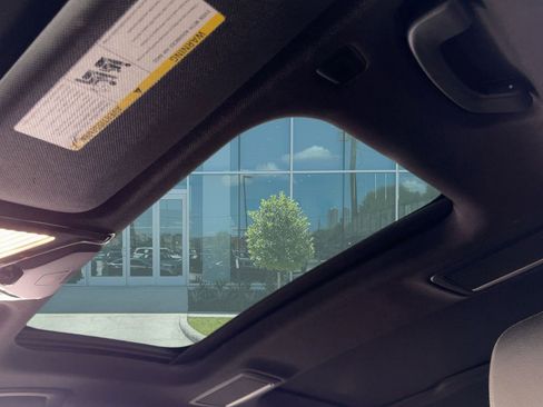 Used 2019 BMW 740i w/ Executive Package image 16