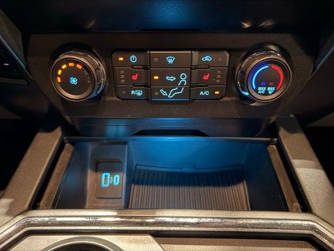 Used 2021 Ford F250 XLT w/ XLT Premium Package AWD/4WD image 25