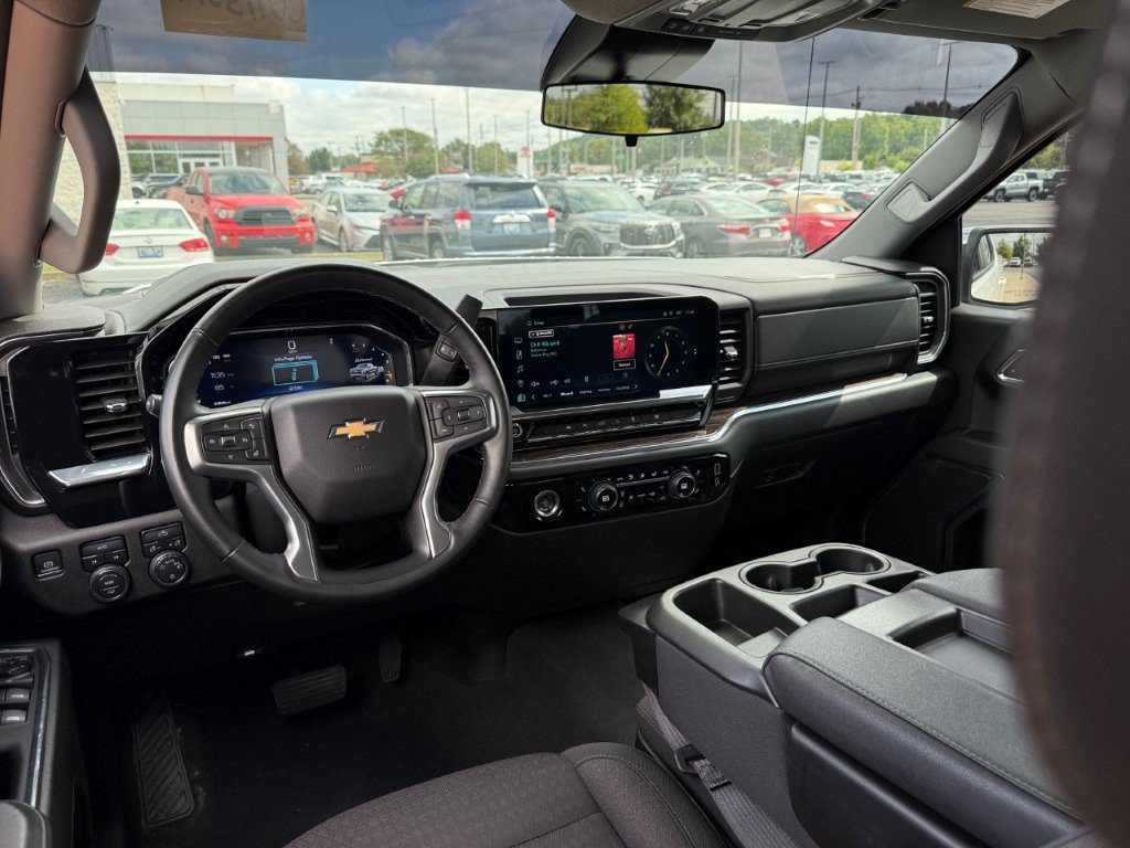 Used 2024 Chevrolet Silverado 1500 LT AWD/4WD image 19