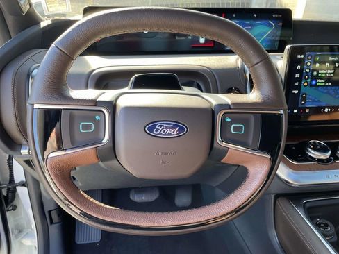 Used 2025 Ford Expedition Max King Ranch image 23